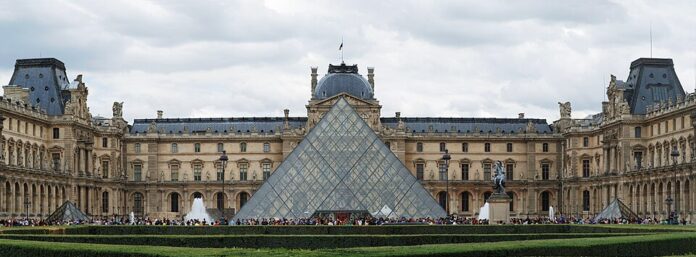 paris_july_2011-27a-696x257