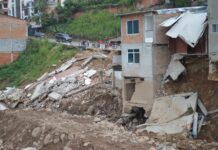 Тајфун и свлечиште направија хаос во Кина: Луѓе заробени, куќи затрупани, има загинати и исчезнати/ВИДЕО