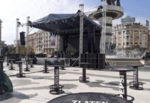 ФОТОВЕСТ: Градскиот плоштад се подготвува за претстојниот Пивофест