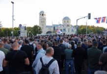 Медиумите во Хрватска, Босна и Херцеговина, Црна Гора и Приштина не мируваат: Бараат Србија да биде казнета за погребот на Младиќ