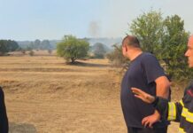 Пожарот од Косово стигна до Грачани: Се пресекува огнената линија за да се спаси селото/ВИДЕО