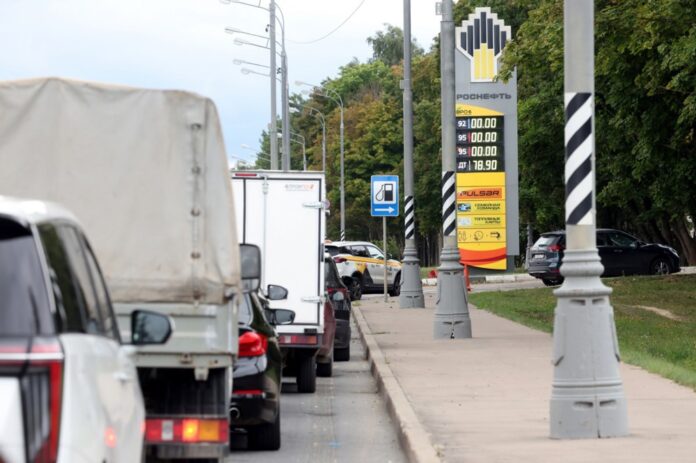 Fuel sales limitations at gas stations in Russia