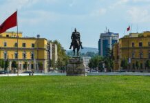 Тирана ги прогласи лидерите на ОВК, осудени од Специјализираните совети, за почесни граѓани