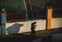 Скопјанец ја следел поранешната партнерка и ѝ поставил уред за следење под автомобилот