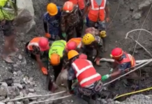 ЧУДО ВО ТУНЕЛОТ: Две лица спасени живи 9 дена по поплавите во Непал/ВИДЕО