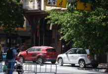 Поднесено обвинение за палењето возила пред Бугарската амбасада