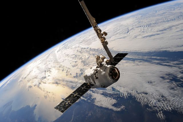 zemja satelit pexels-spacex-586056
