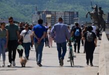 Младите се иселуваат зашто сакаат напредок според способностите, а не според партиската книшка