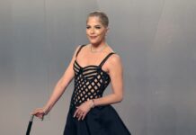 Селма Блер приведена по сериозен испад на лет за Њујорк: Гризела и удирала членови на екипажот, си ја удирала главата – се вклучи и ФБИ