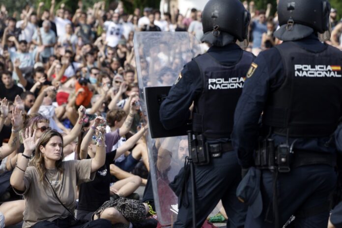 Housing crisis protests continue in Spain after parliament rejects emergency measures