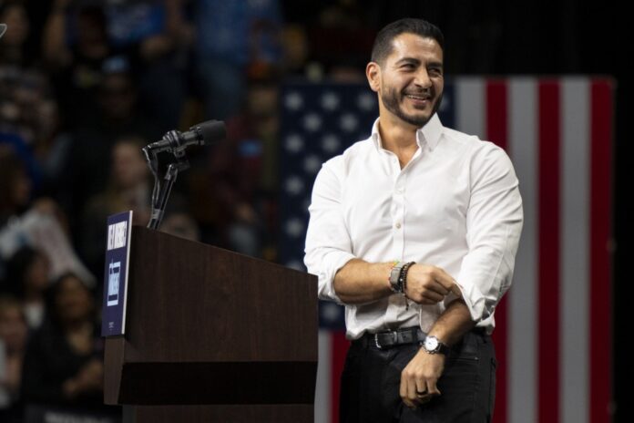 Former President Obama joins El-Sayed midterm election rally
