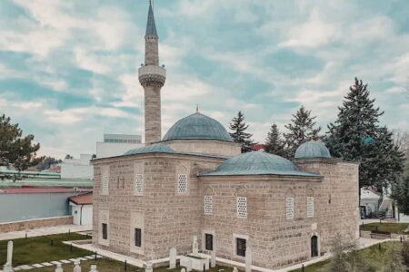 Алаџа-џамијата во Скопје – сведоштво за знаењето на старите градители и за мирниот соживот во Македонија