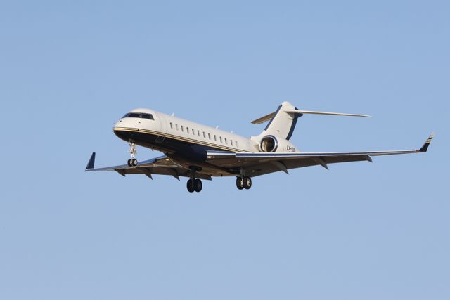 avion okt26 pexels-drinu-cutajar-347725497-37748845