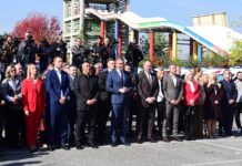 Мицкоски: Раѓајте повеќе деца за да обезбедиме работници и економски раст