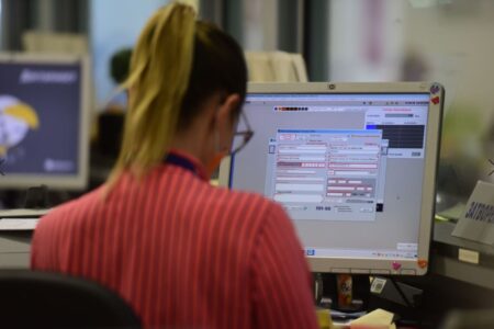 Банките продолжуваат да ги дерат граѓаните, високите провизии удираат по џебот
