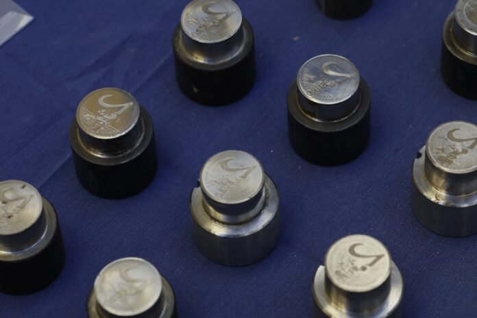 Counterfeit 2-euro coin workshop dismantled in Madrid