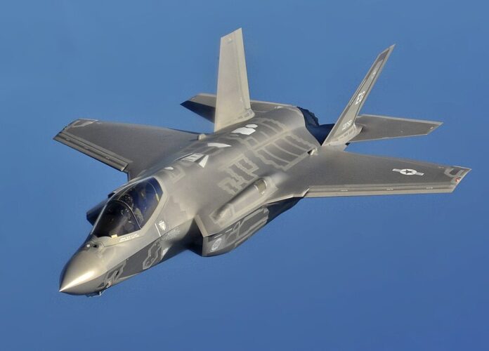 F-35A_flight_(cropped) (1)