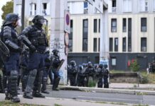 Европа на улиците: Судири со полицијата, солзавец и стотици приведени