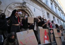 Француската влада најави првични мерки по неколкудневните студентски протести – ќе ги претстави кон крајот на месецот