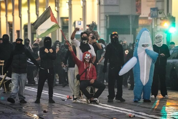 Protest march in Turin against the high cost of living