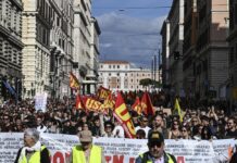„НЕМА ДА ПЛАЌАМЕ ЗА ВАШИТЕ ВОЈНИ!“ Генерален штрајк ја парализираше Италија/ВИДЕО