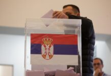 Гласачите во Србија излегуваат на уште едни избори