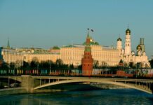 Русија ослободи американски затвореник, осомничен дека се борел за Украина како платеник