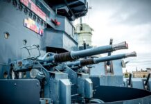 Полска ја предупредува Европа: Производството на оружје мора да премине во воен режим