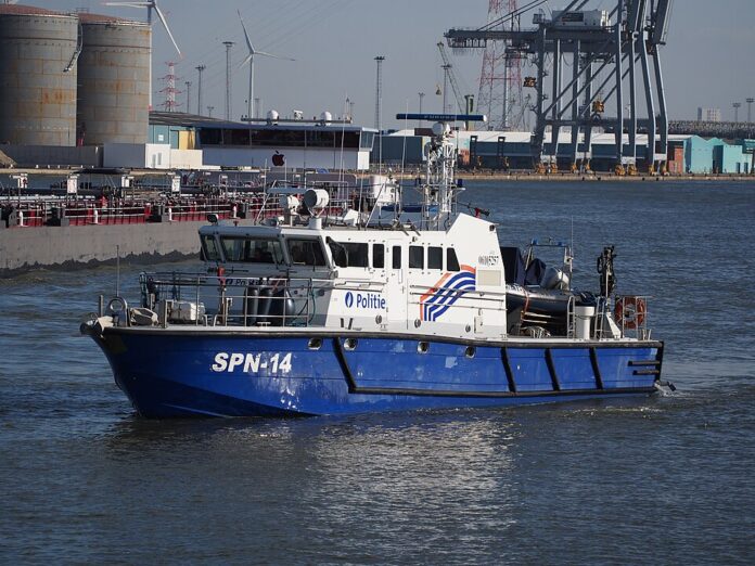 SPN-14_Police_vessel,_Port_of_Antwerp_pic2