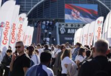 Хрватска ги предупредува своите граѓани: Не патувајте во Србија воочи изборите