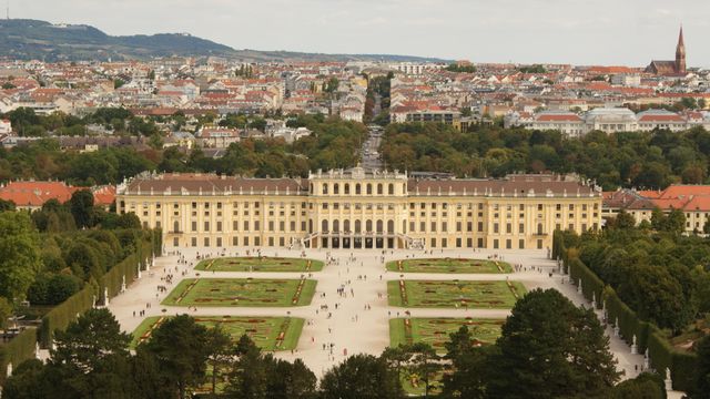 viena pexels-radubradu-395822838-16292000